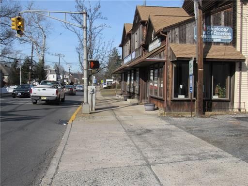 44 Main St, Englishtown, NJ 07726